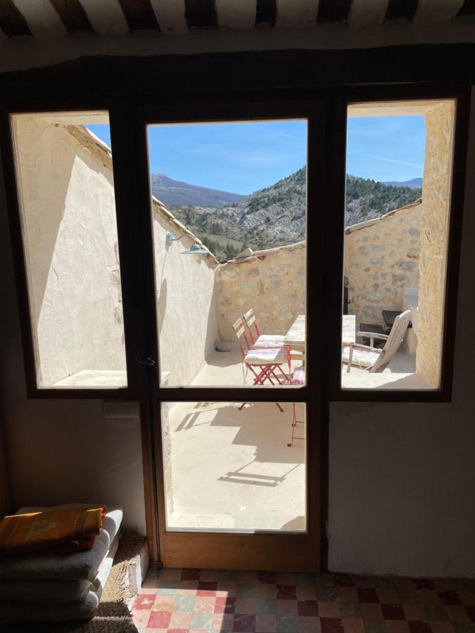 La Maison De Vergol Montbrun-les-Bains Luaran gambar