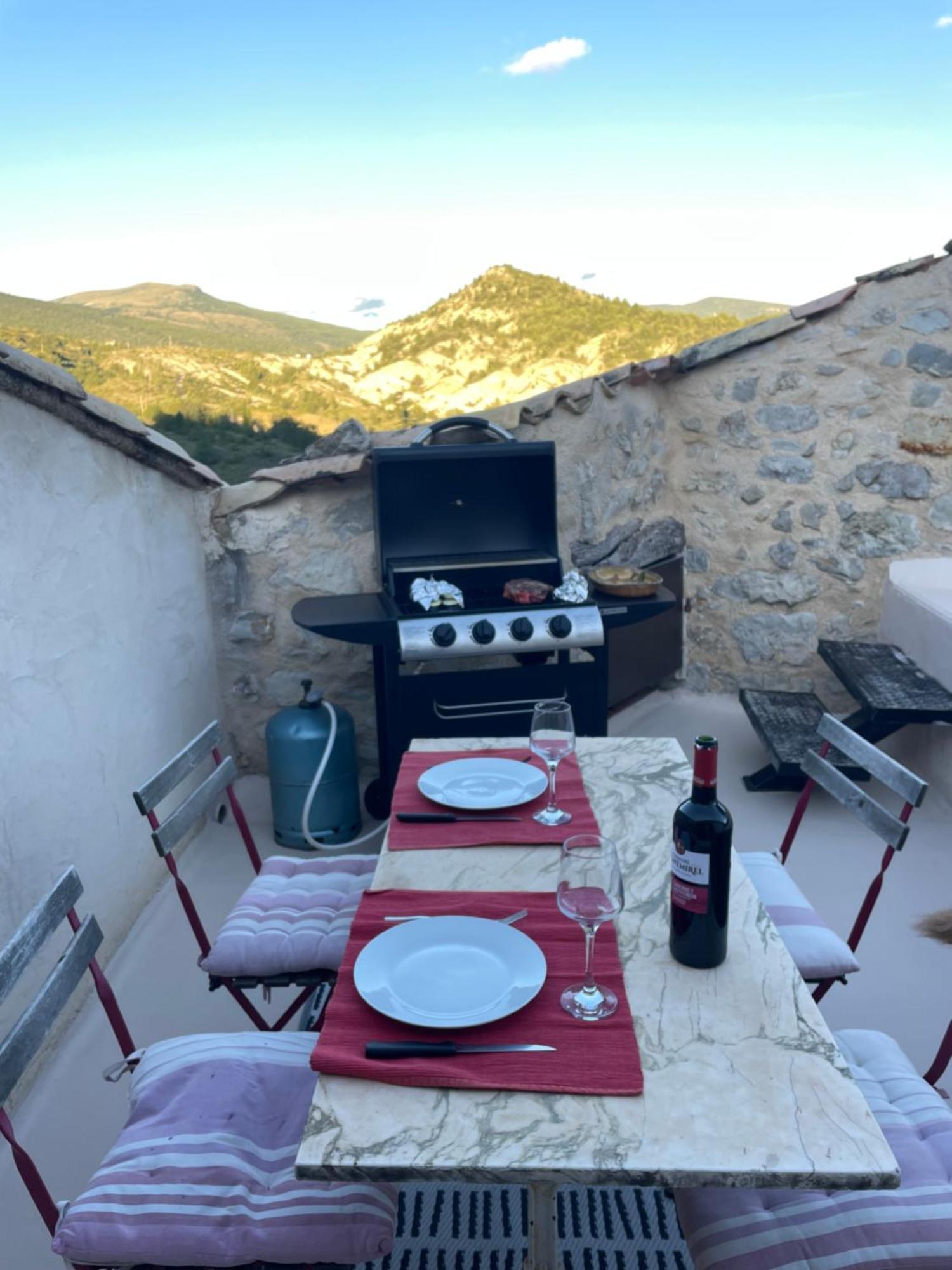 La Maison De Vergol Montbrun-les-Bains Luaran gambar