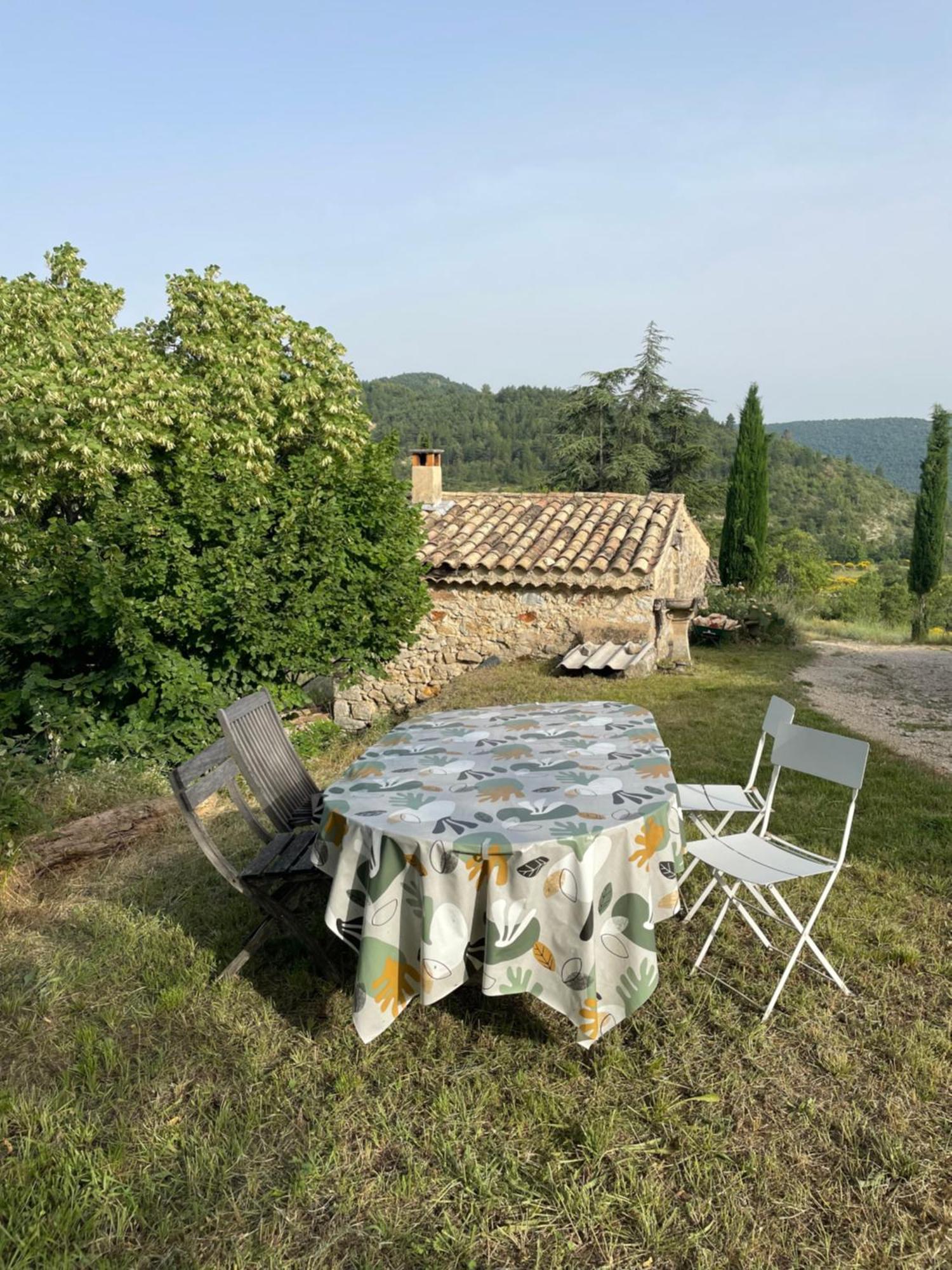 La Maison De Vergol Montbrun-les-Bains Luaran gambar