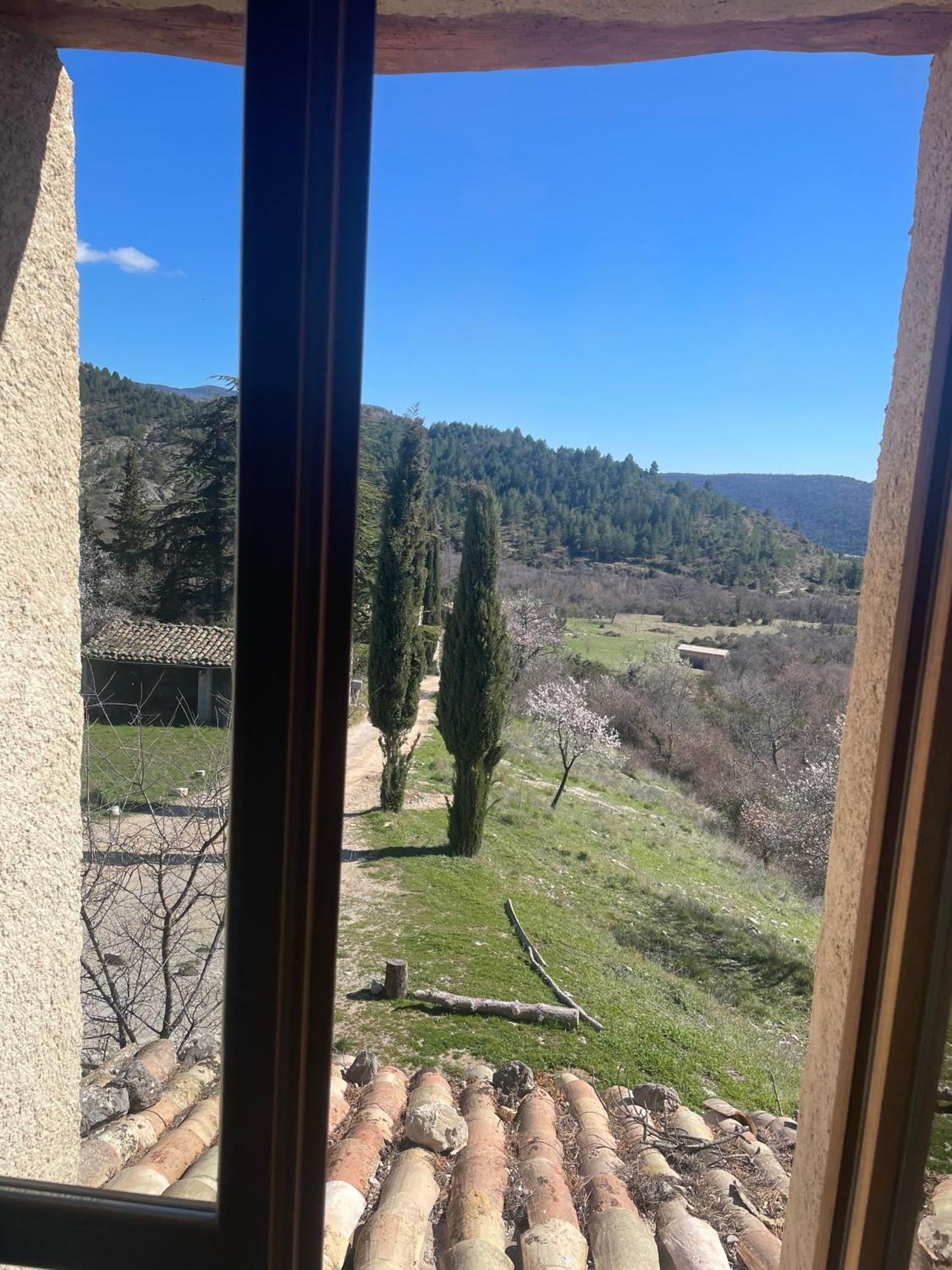 La Maison De Vergol Montbrun-les-Bains Luaran gambar